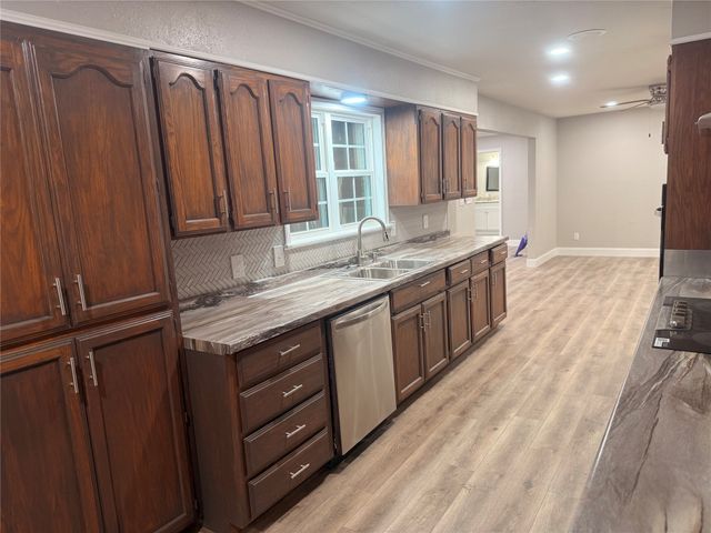 112 Myrtle Dr, New Boston, TX 75570