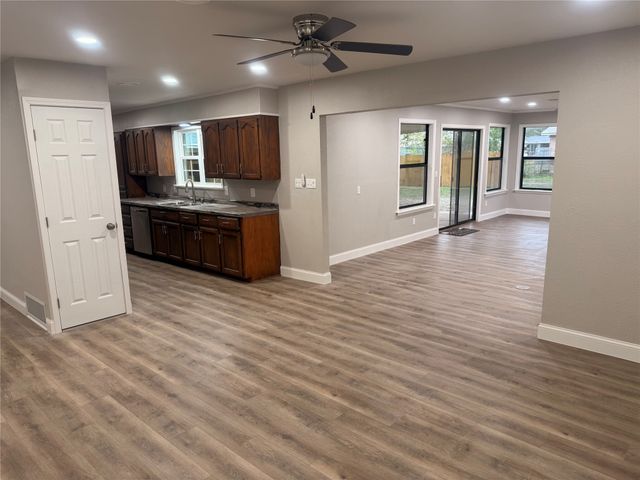 112 Myrtle Dr, New Boston, TX 75570