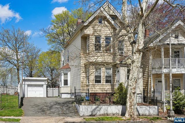 70 9th Avenue, East Orange, NJ 07018