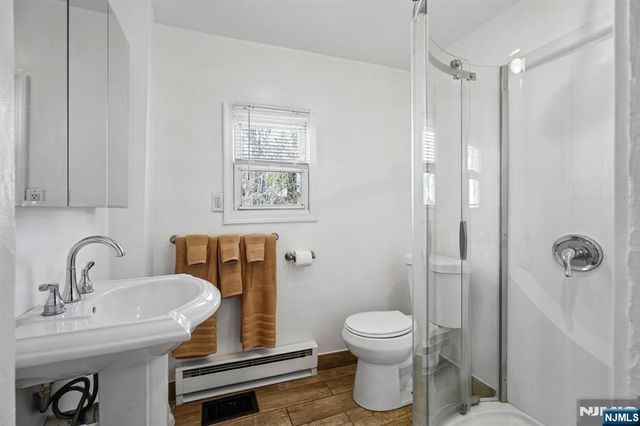70 9th Avenue, East Orange, NJ 07018