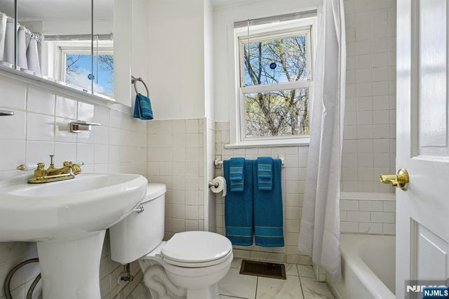 70 9th Avenue, East Orange, NJ 07018