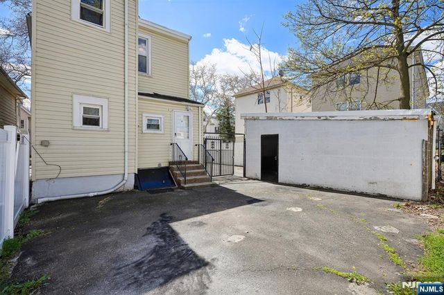 70 9th Avenue, East Orange, NJ 07018