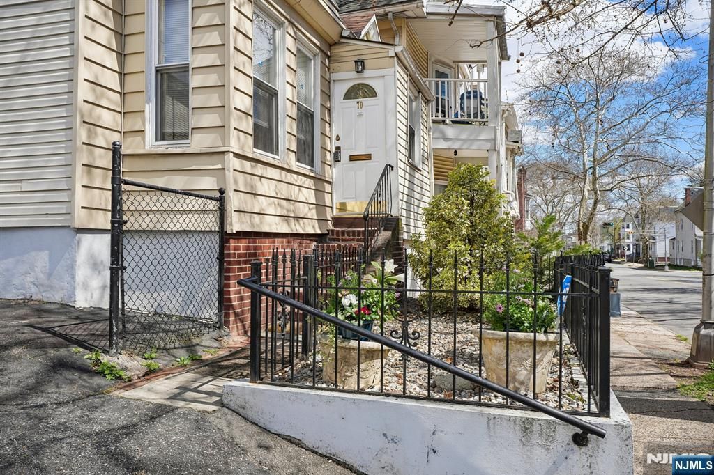 70 9th Avenue, East Orange, NJ 07018