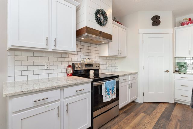 5330 Katelyn Avenue, Van Meter, IA 50261