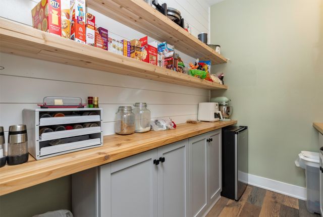 5330 Katelyn Avenue, Van Meter, IA 50261