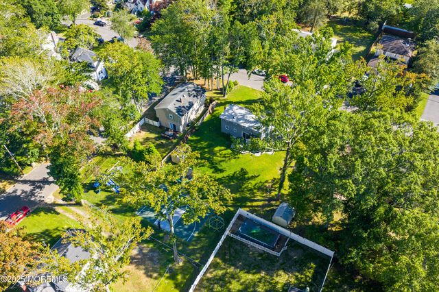 437 Redmond Avenue, Oakhurst, NJ 07755