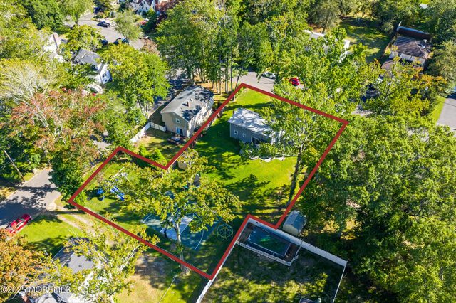 437 Redmond Avenue, Oakhurst, NJ 07755