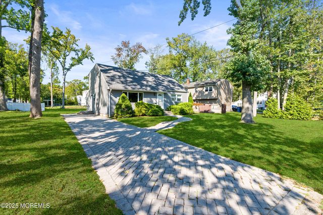 437 Redmond Avenue, Oakhurst, NJ 07755