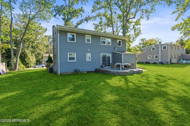 437 Redmond Avenue, Oakhurst, NJ 07755