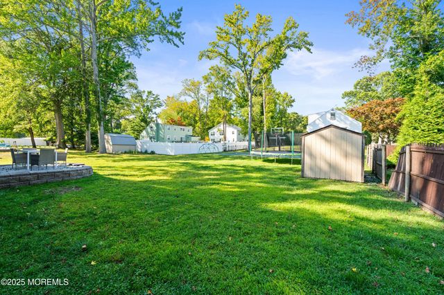 437 Redmond Avenue, Oakhurst, NJ 07755