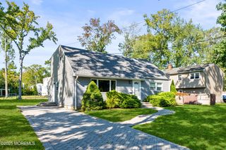 437 Redmond Avenue, Oakhurst, NJ 07755