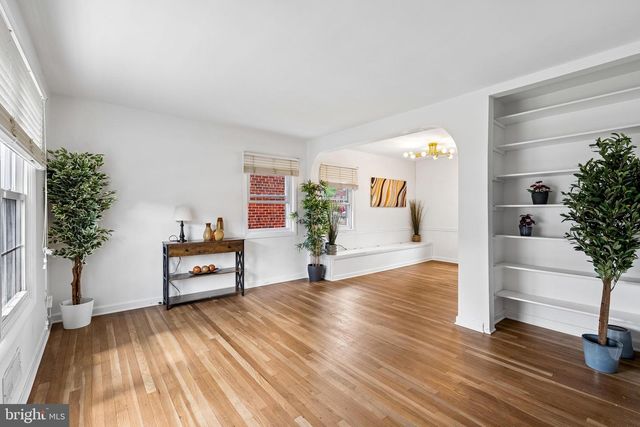 5727 2ND ST NE, Washington, DC 20011