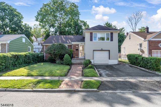 50 Leslie St, East Orange City, NJ 07017