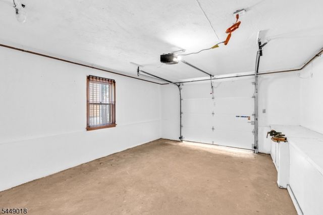 50 Leslie St, East Orange City, NJ 07017