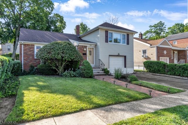 50 Leslie St, East Orange City, NJ 07017