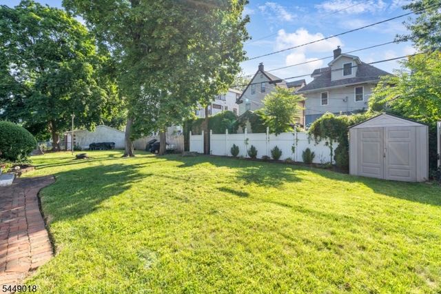 50 Leslie St, East Orange City, NJ 07017