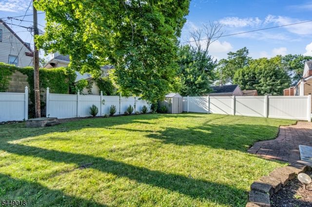 50 Leslie St, East Orange City, NJ 07017