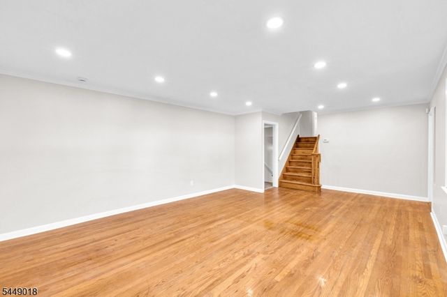 50 Leslie St, East Orange City, NJ 07017