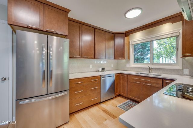 437 High Ridge Road, Kingsport, TN 37660