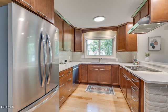 437 High Ridge Road, Kingsport, TN 37660