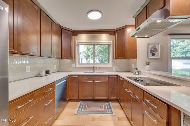 437 High Ridge Road, Kingsport, TN 37660