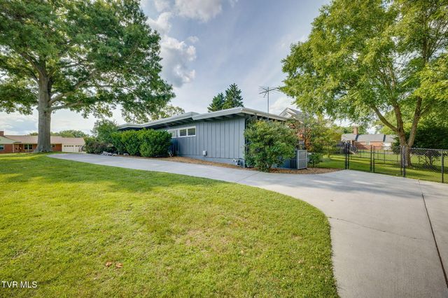 437 High Ridge Road, Kingsport, TN 37660