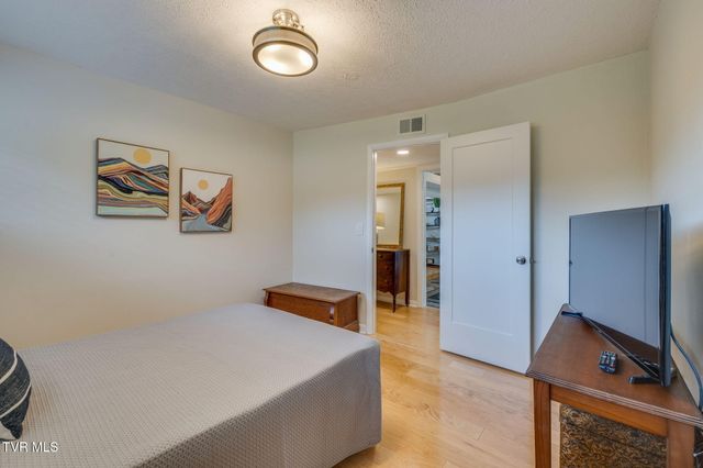 437 High Ridge Road, Kingsport, TN 37660