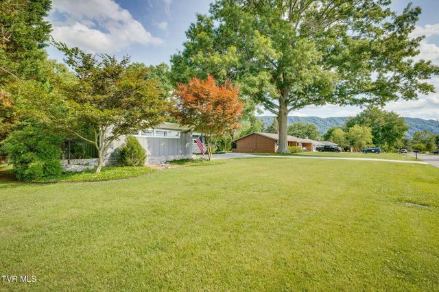 437 High Ridge Road, Kingsport, TN 37660