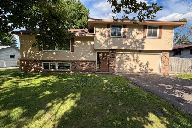 7356 Douglas Drive N, Brooklyn Park, MN 55443