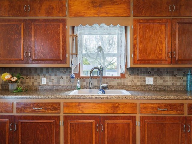 1450 S Willard Avenue, Janesville, WI 53546