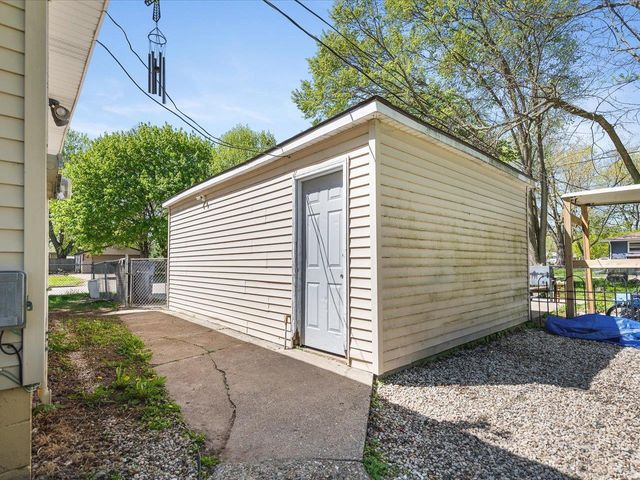 1450 S Willard Avenue, Janesville, WI 53546