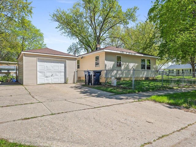 1450 S Willard Avenue, Janesville, WI 53546
