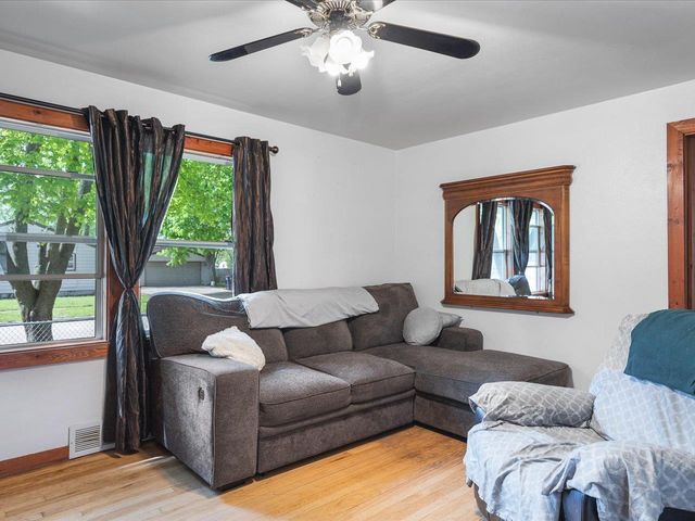 1450 S Willard Avenue, Janesville, WI 53546