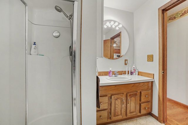 2302 E Brooks Road, Freeland, MI 48623