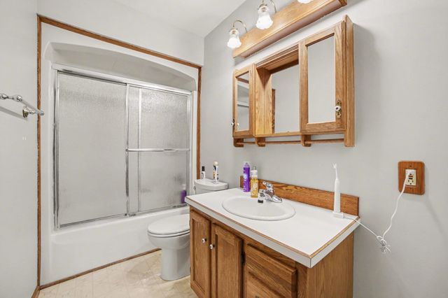 2302 E Brooks Road, Freeland, MI 48623