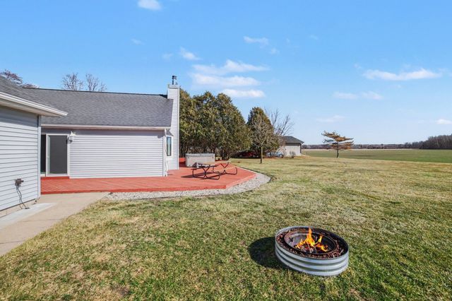 2302 E Brooks Road, Freeland, MI 48623