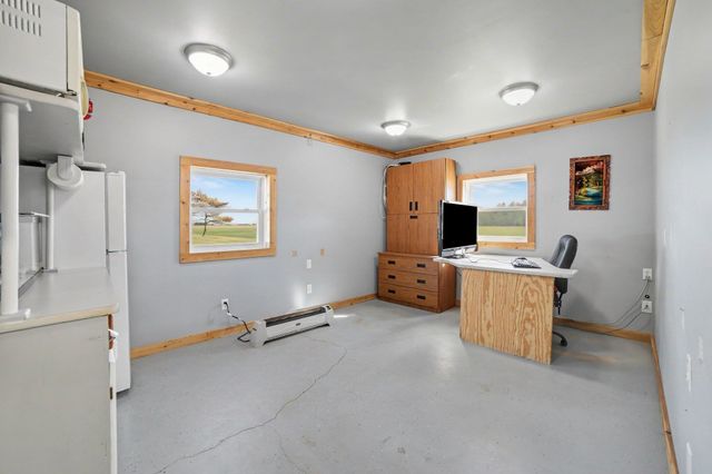 2302 E Brooks Road, Freeland, MI 48623