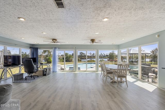 284 Sukoshi Drive, Panama City, FL 32404