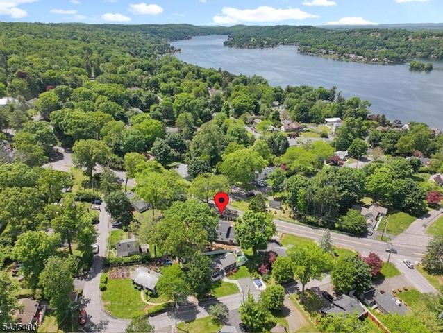35 Stanhope Rd, Sparta Twp., NJ 07871