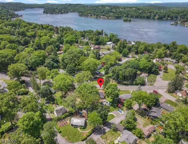 35 Stanhope Rd, Sparta Twp., NJ 07871