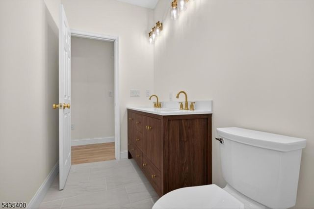35 Stanhope Rd, Sparta Twp., NJ 07871