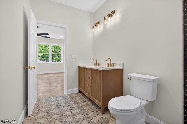 35 Stanhope Rd, Sparta Twp., NJ 07871