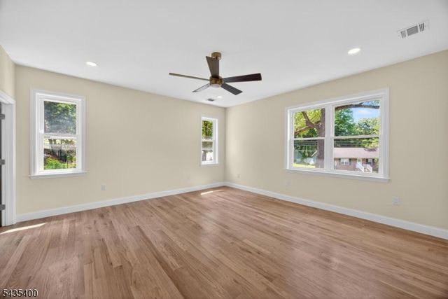 35 Stanhope Rd, Sparta Twp., NJ 07871