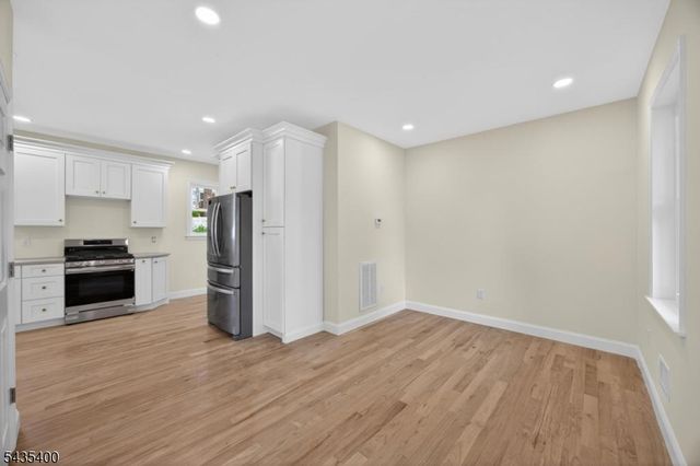 35 Stanhope Rd, Sparta Twp., NJ 07871