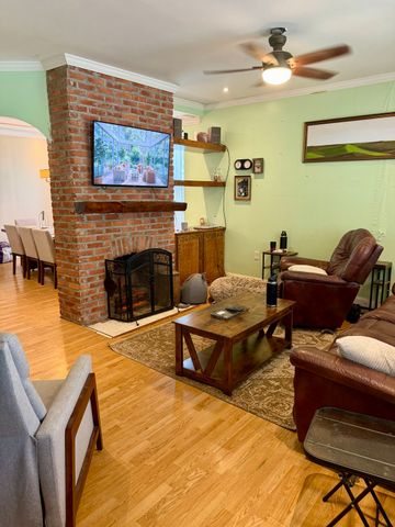 115 E Woodford AVENUE, Carrick, PA 15210