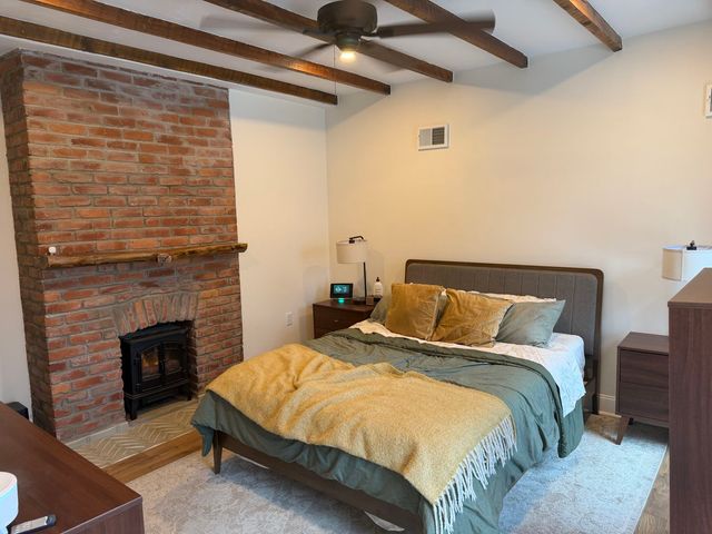 115 E Woodford AVENUE, Carrick, PA 15210