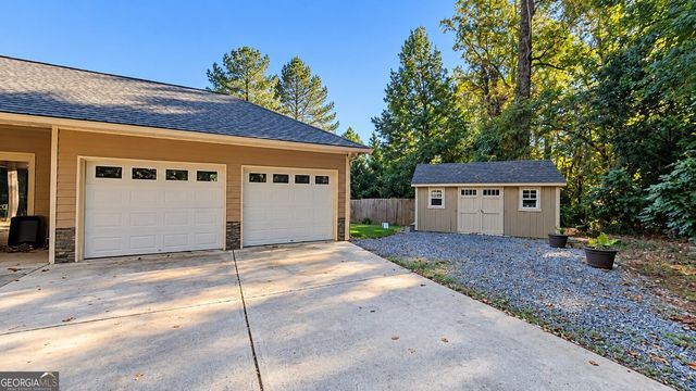 2022 Rocky Point Bluff NW, Kennesaw, GA 30152