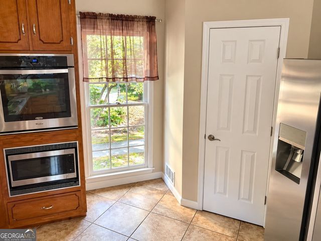 2022 Rocky Point Bluff NW, Kennesaw, GA 30152