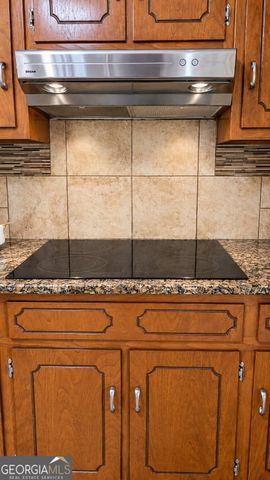2022 Rocky Point Bluff NW, Kennesaw, GA 30152