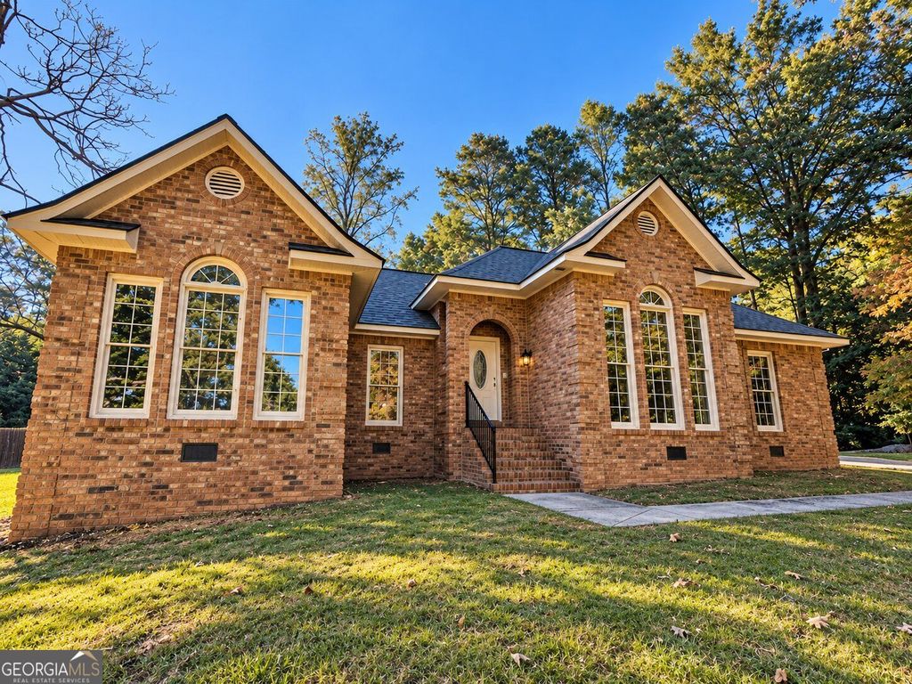 2022 Rocky Point Bluff NW, Kennesaw, GA 30152